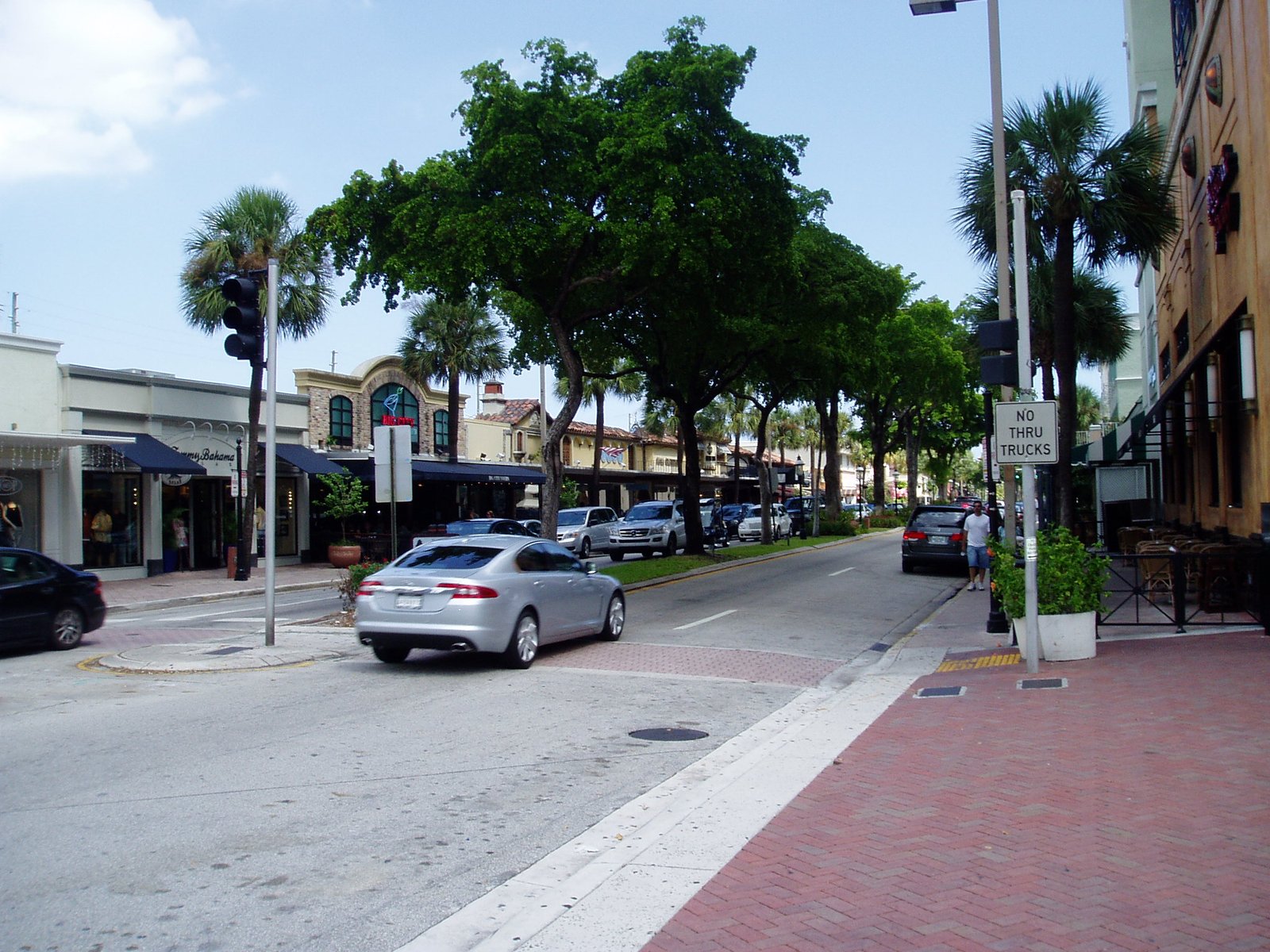 East Las Olas Boulevard - Travelhyme